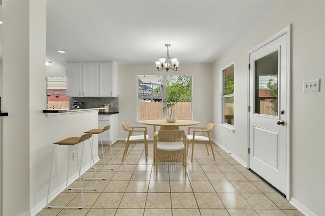 Building Photo - 11209 Avering Ln