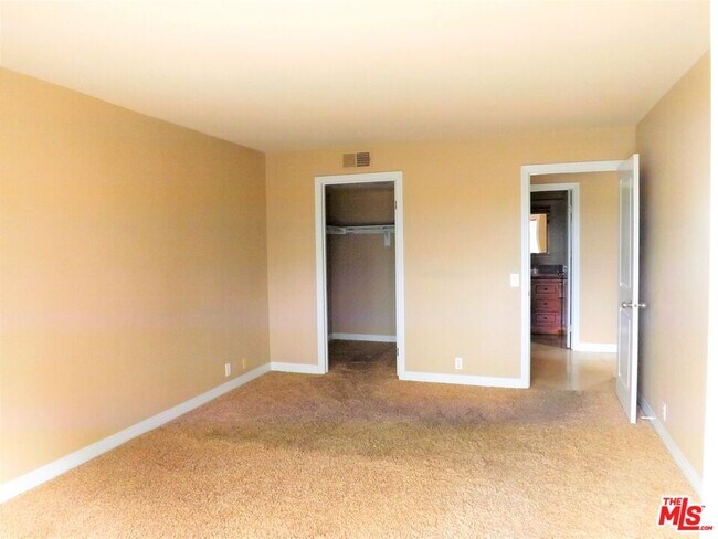 Building Photo - 26953 Jasper