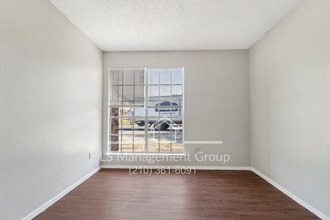 Building Photo - 6720 Windsor Hollow Dr