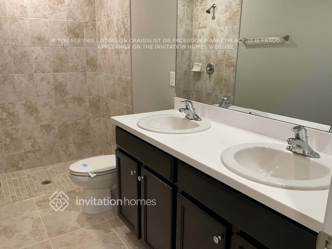 Building Photo - 714 Munich St NW