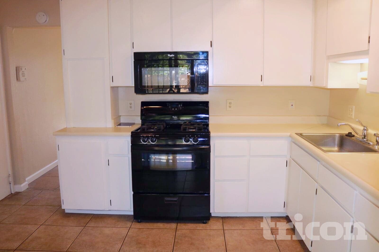 Building Photo - 5812 Laurine Way