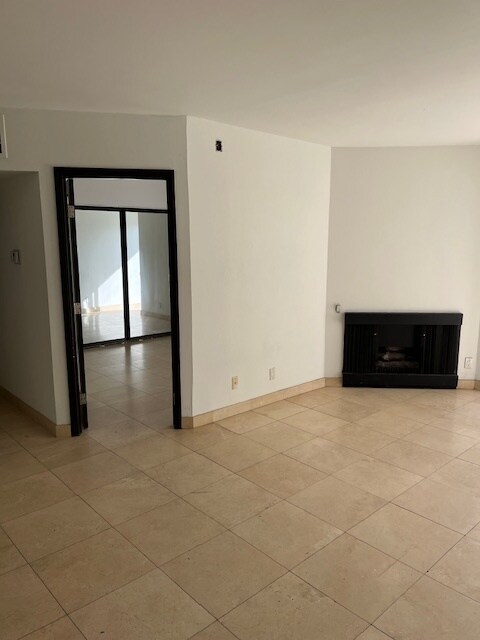 Building Photo - 3949 Los Feliz Blvd