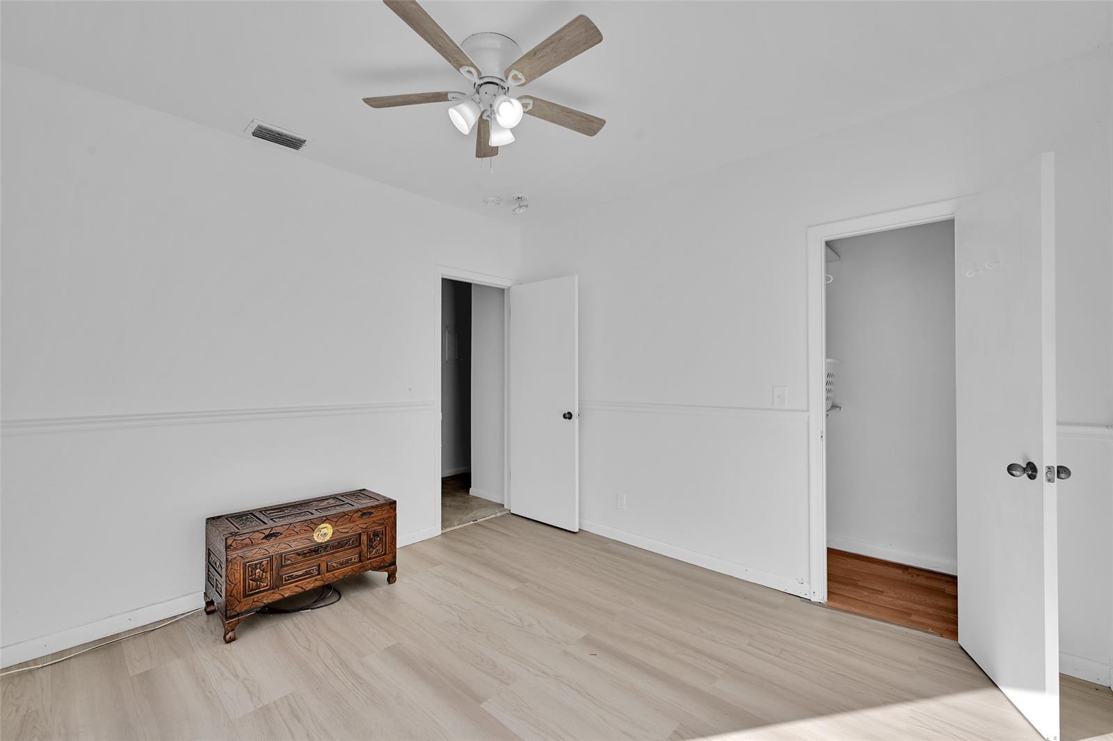 Building Photo - 4011 Coral Springs Dr