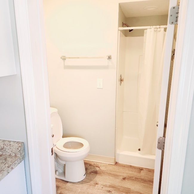 Building Photo - 776 Main St