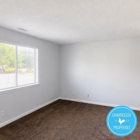 Building Photo - 1501 Chapel Hill Rd