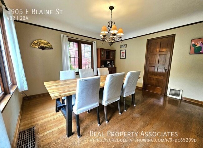 Building Photo - 1905 E Blaine St