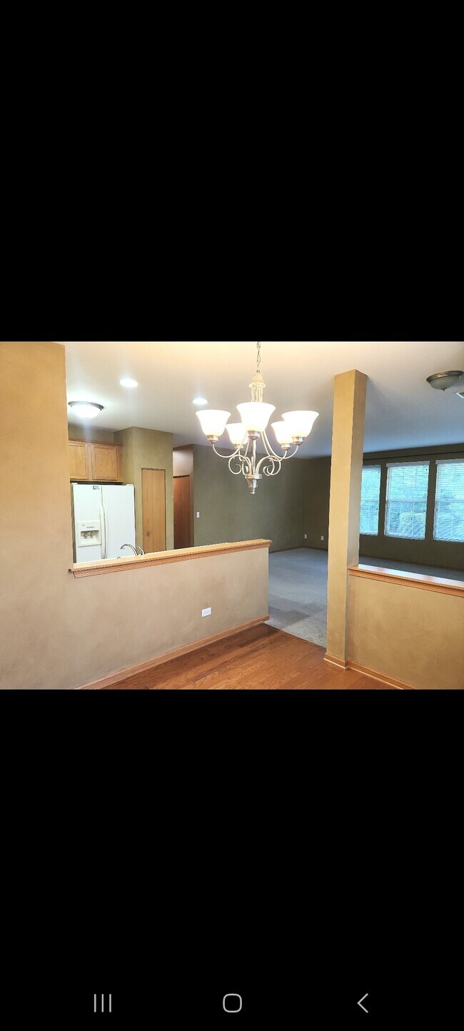 Building Photo - 1547 Millbrook Dr