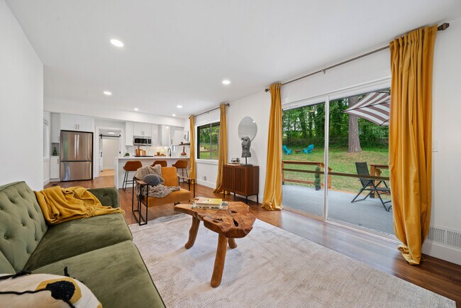 Building Photo - 3964 Gretna Green Dr