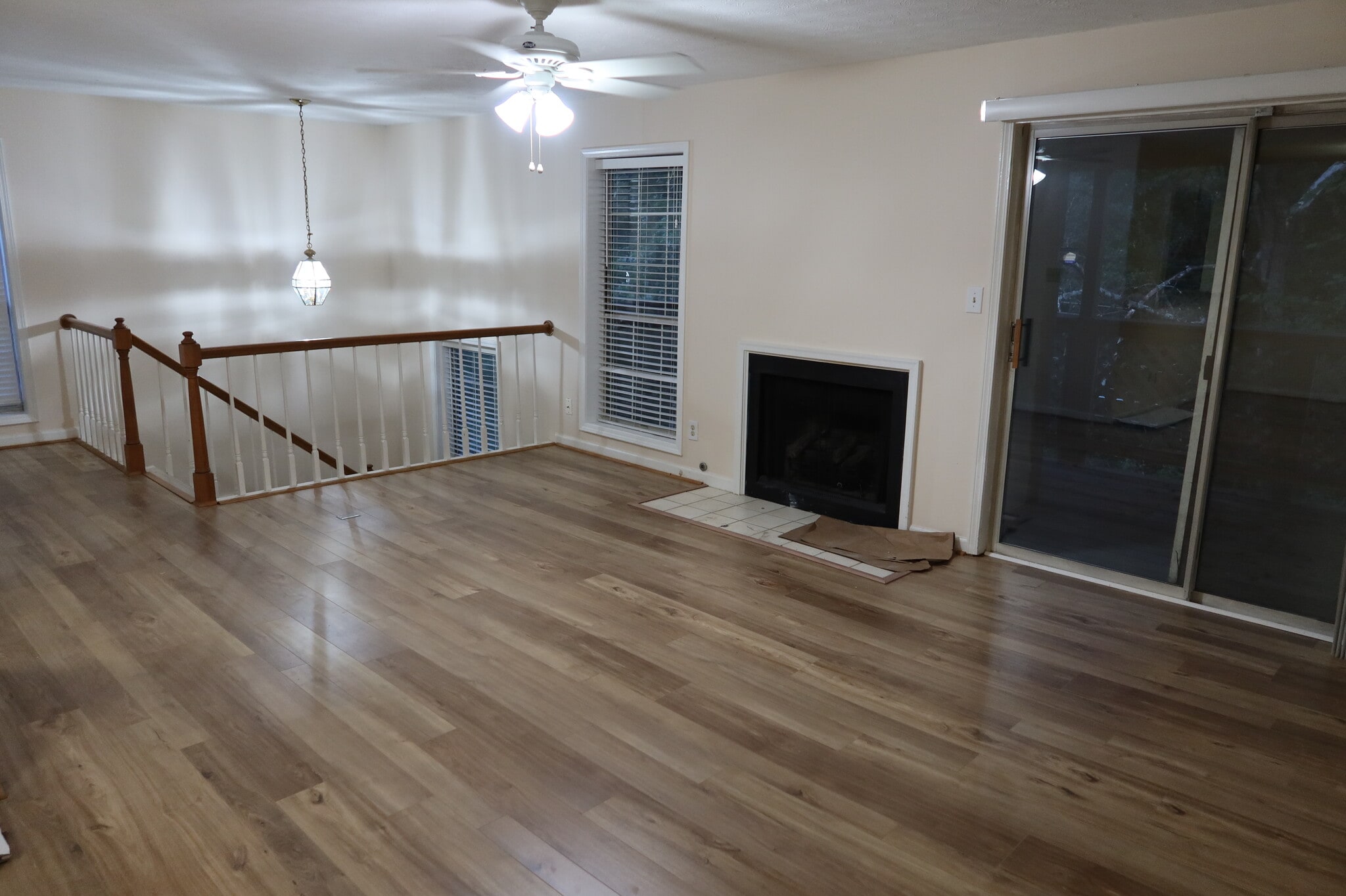 Living Room - 1325 Weatherstone Way NE