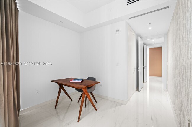 Building Photo - 300 Biscayne Blvd