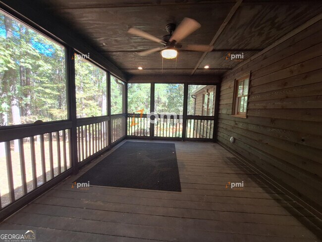 Building Photo - 9995 Rivertown Rd