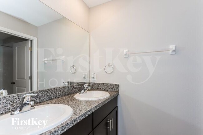Building Photo - 10226 Bright Crystal Ave
