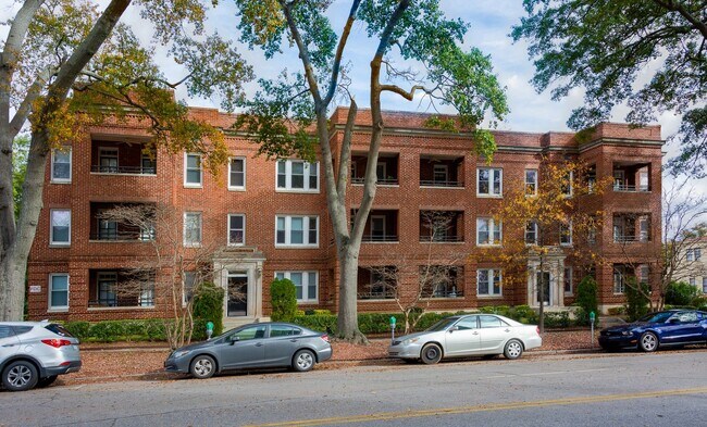Building Photo - The Senate Club - 2 bedroom/2 bath **** MO...