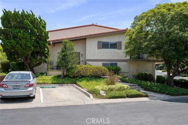 Building Photo - 28100 Ridgefern Ct
