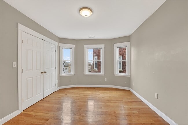 Building Photo - 25 Main St