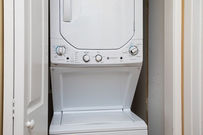 Building Photo - Cozy 3 Bedroom, 1 Bath Home in Northside!