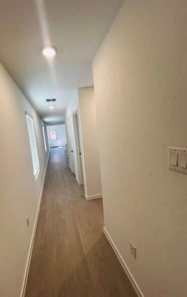 Building Photo - 6310 Sandpiper Ln