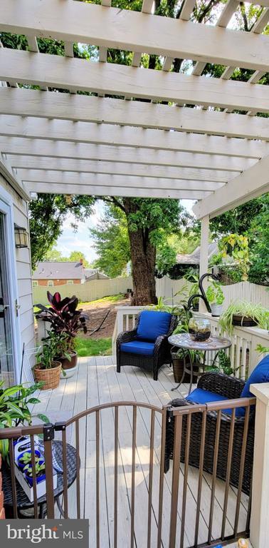 Building Photo - 1015 Veirs Mill Rd