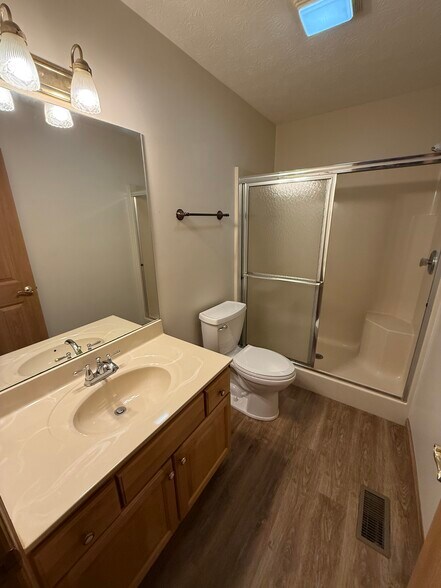 Bath 1 - 5 Micaela Ct