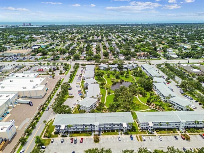 Building Photo - 8080 112th St N