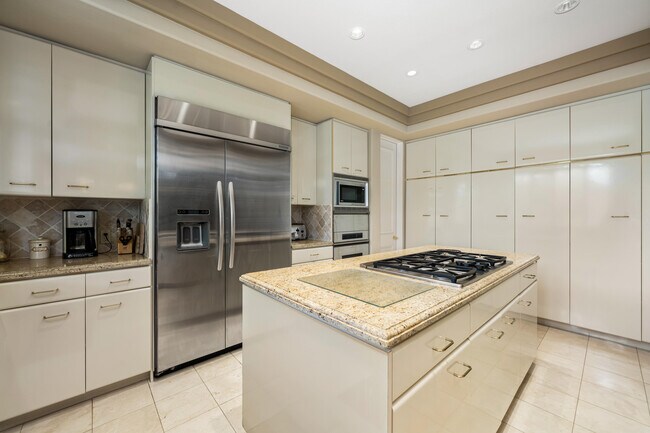 Building Photo - 45640 Rancho Palmeras Dr