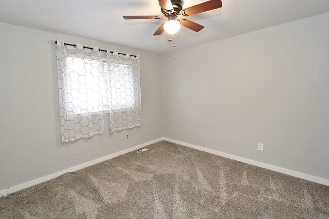 Building Photo - 2589 S Oak Leaf Ln