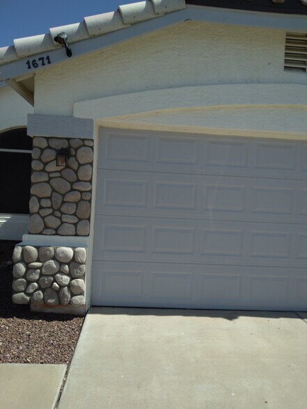 Building Photo - 1671 N Garrett Dr