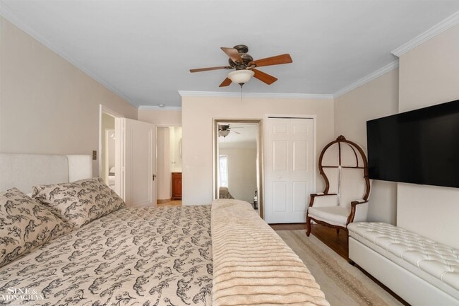 Building Photo - 476 St Clair Ave