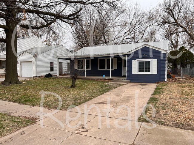 Building Photo - North East Side Home