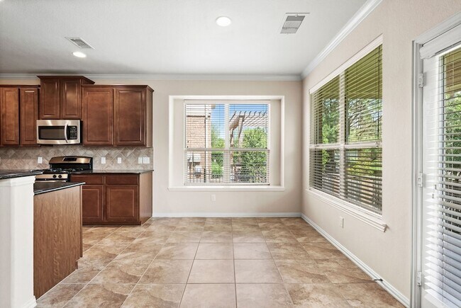 Building Photo - 46 Black Swan Ct