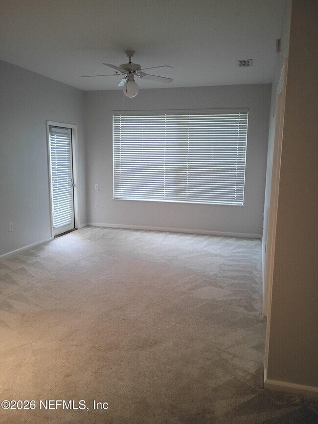 Building Photo - 10550 Baymeadows Rd