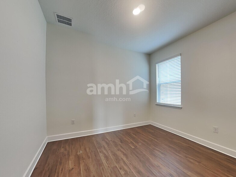 Building Photo - 2108 Saffron Walden Dr