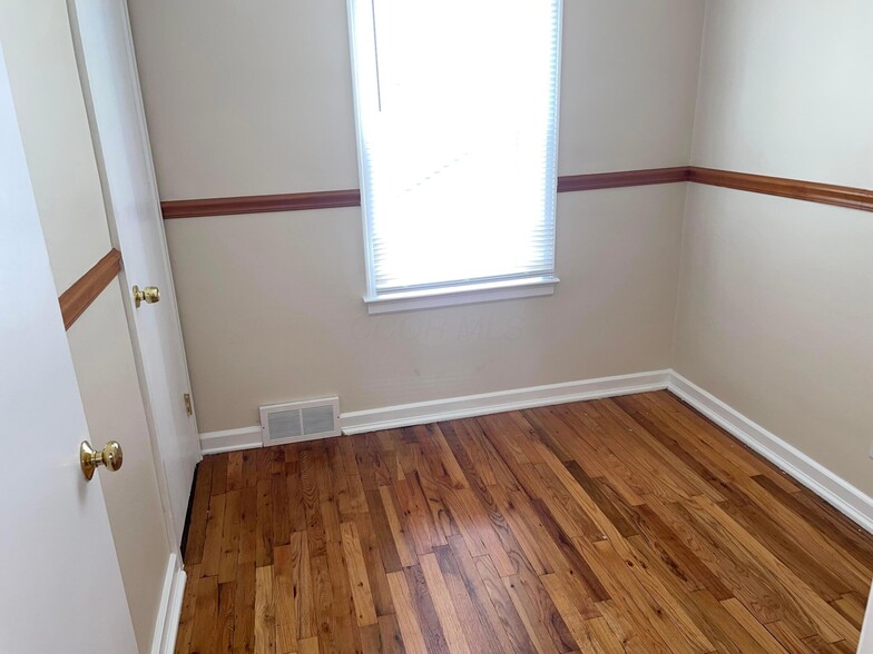 Building Photo - 341 S Roys Ave