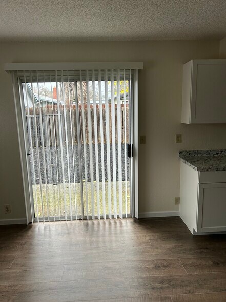 Building Photo - 2480 Wilson Ave