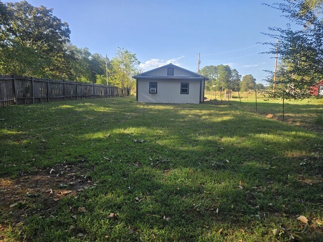 Building Photo - 9873 AR-352