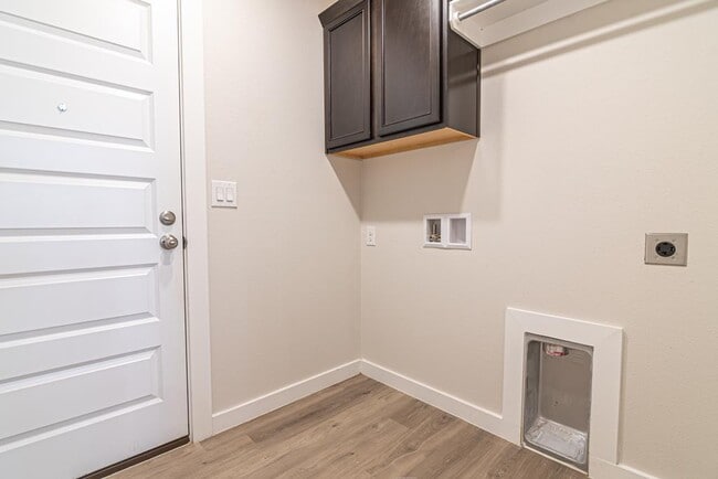 Building Photo - 6106 Purtis Crk Dr