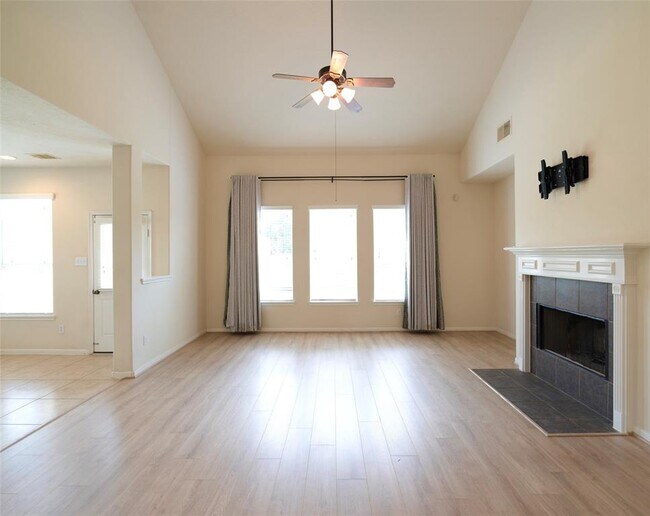 Building Photo - 12802 Flat Creek Dr