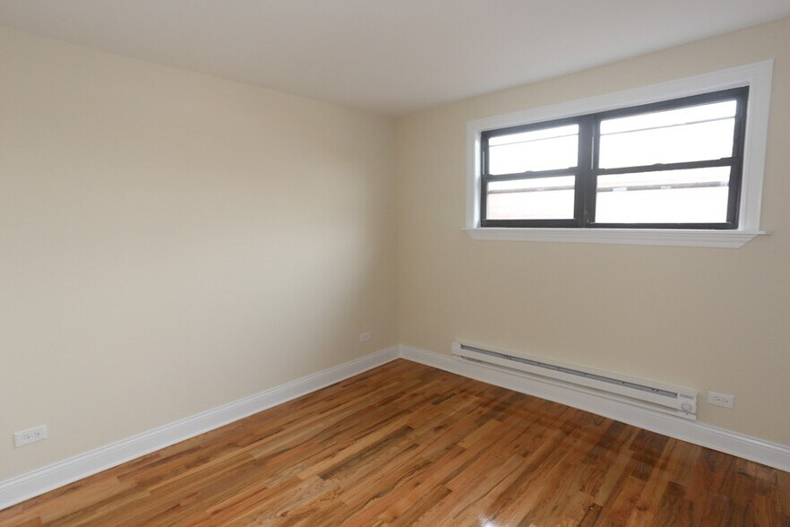 Building Photo - 567 W Arlington Pl