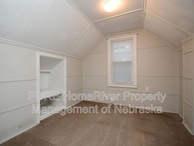 Building Photo - 2108 S 46th St