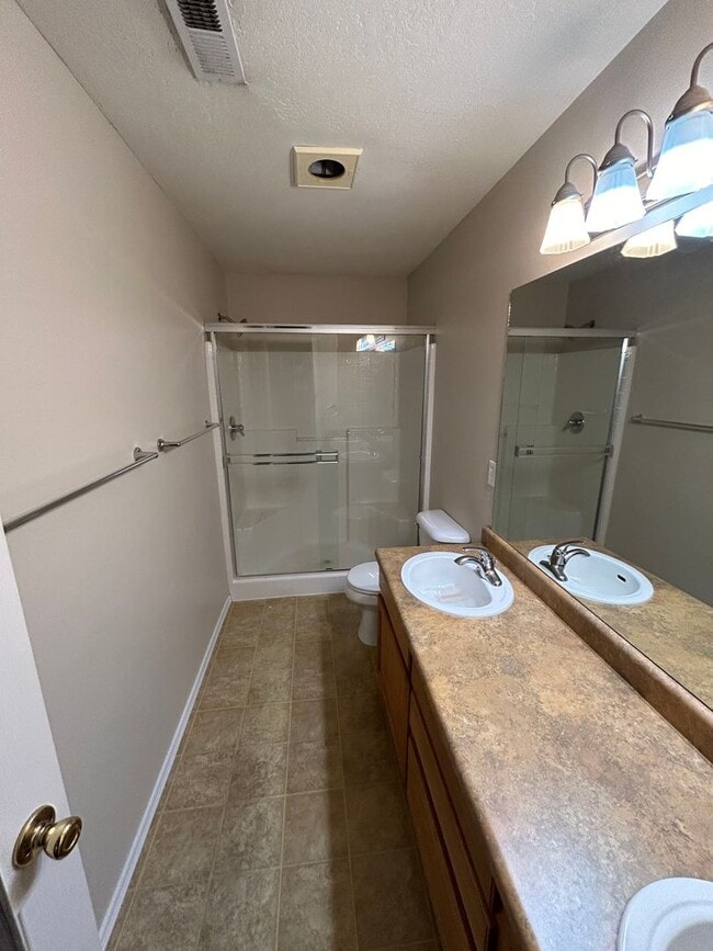 Building Photo - Coming Soon!!Three Bedroom for lease in Me...