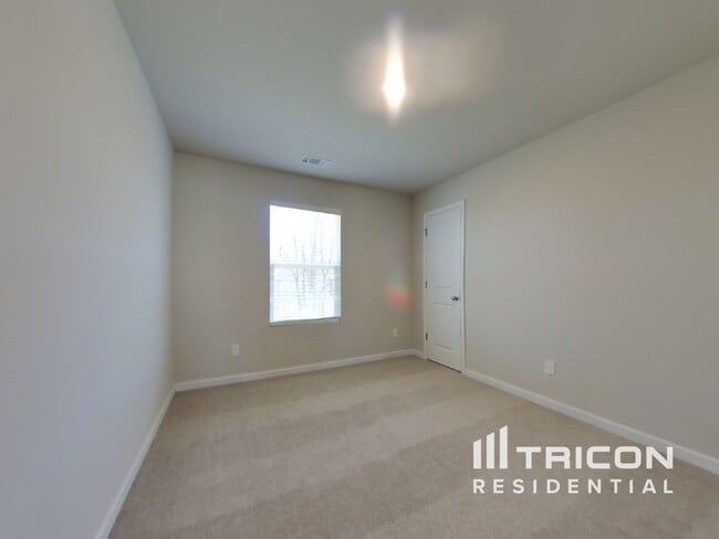 Building Photo - 112 Highland Dr