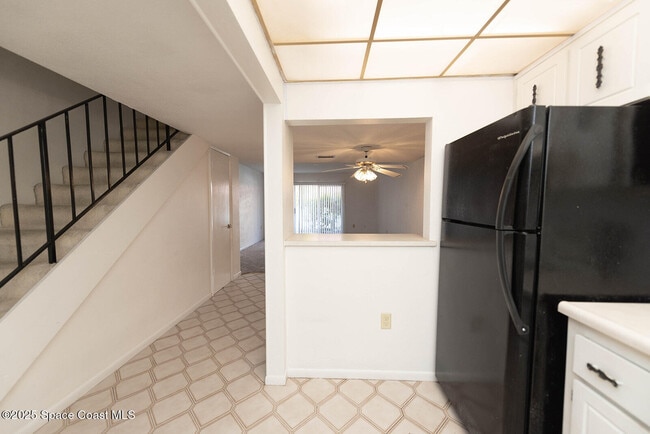 Building Photo - 2511 Country Club Dr