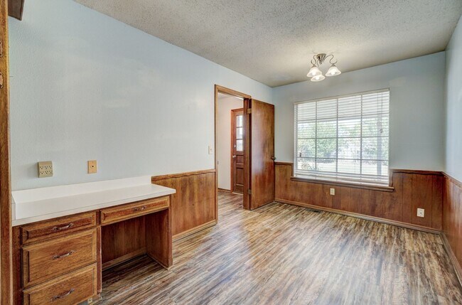 Building Photo - 3 Bed 2 Bath in Midwest City!