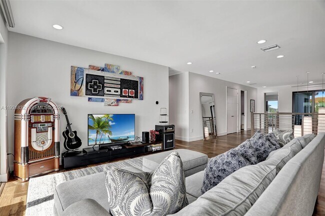 Building Photo - 17113 Aquavera Way