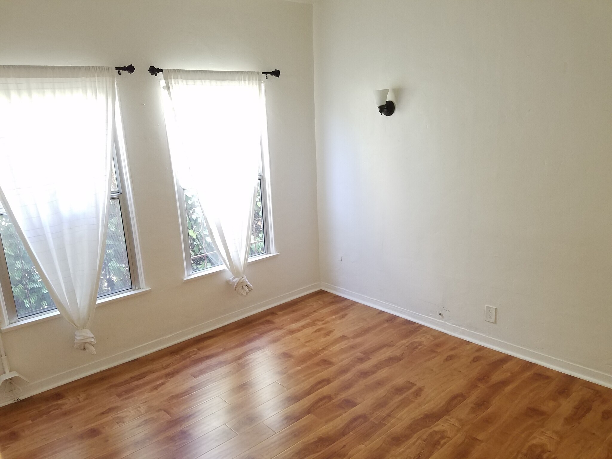Building Photo - 1607 S Sierra Bonita Ave