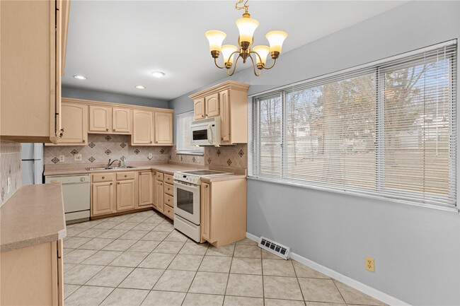 Building Photo - 4645 Tauneybrook Dr