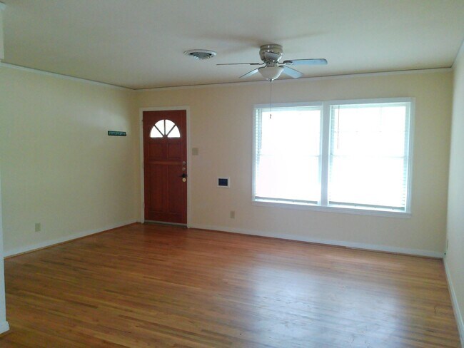 Building Photo - 530 Hopper Dr