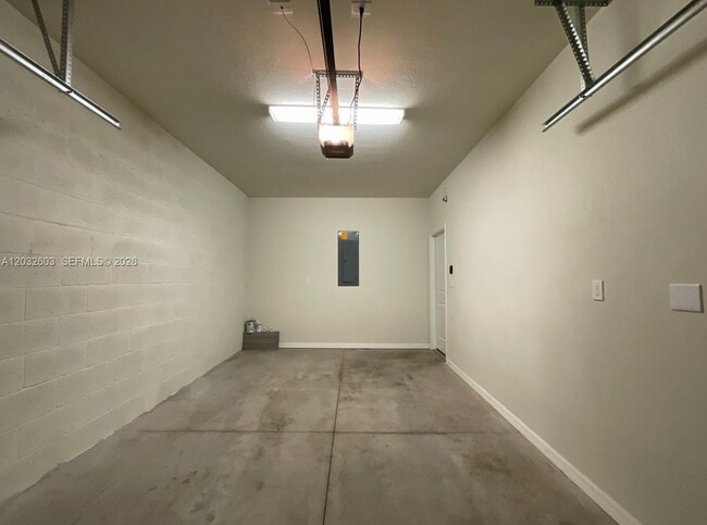 Building Photo - 4920 Eucalyptus Dr