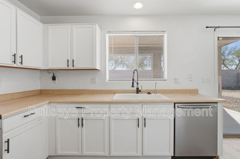 Building Photo - 27513 N 63rd Dr