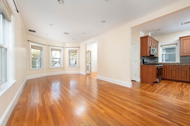 Building Photo - 148 Albion St